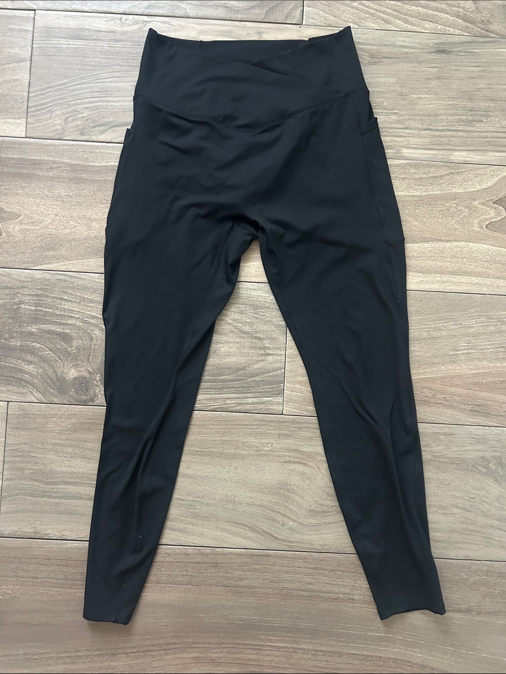 Black High-Waist Leggings with Side Pockets
